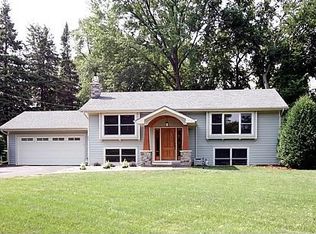 4924 Green Valley Rd, Minnetonka, MN 55345