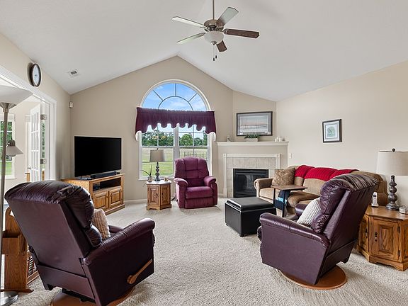 5th image of 1572 Bridgewater Way S