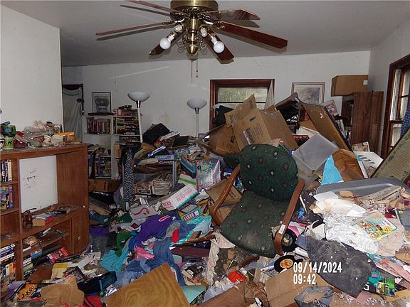 3rd image of 8426 N Bales Ave