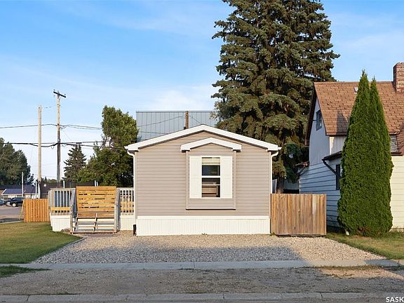 2nd image of 294 Byron STREET