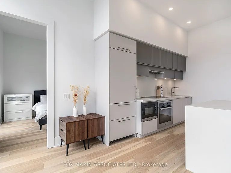 39 Roehampton Ave #4604 — Photo 7