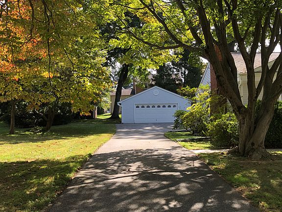 Lots of off-street parking!