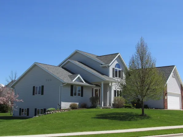 630 Aspen Ave, Oostburg, WI 53070