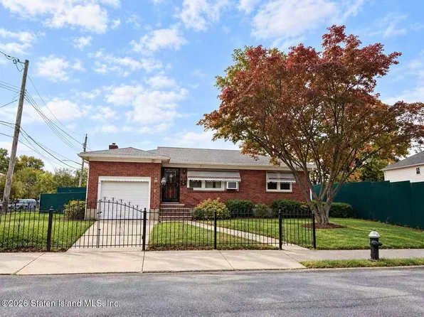 271 Harbor Rd, Staten Island, NY 10303