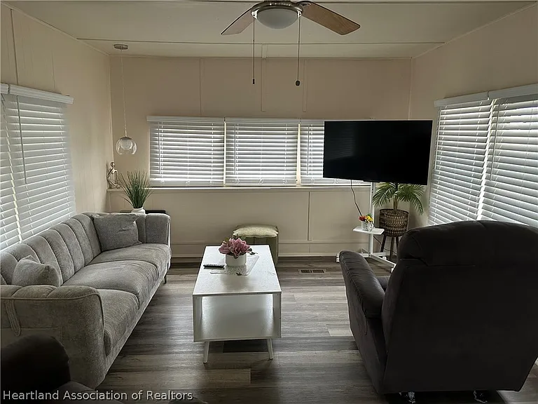 3407 Maine Ave — Photo 5