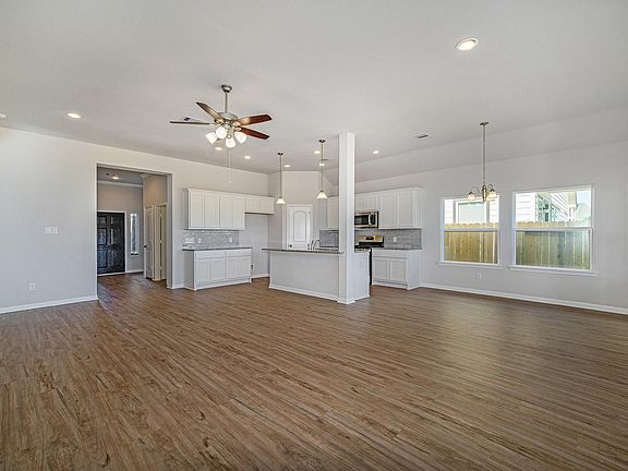 5th image of 13046 Laura Lake Dr