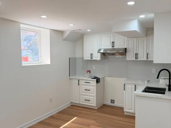 18 Golden Springs Dr, Brampton, ON L7A 4N4