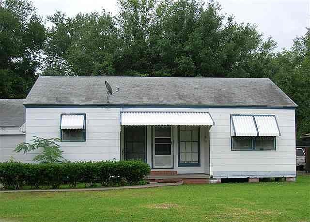 1st image of 3920 Brinkman Dr