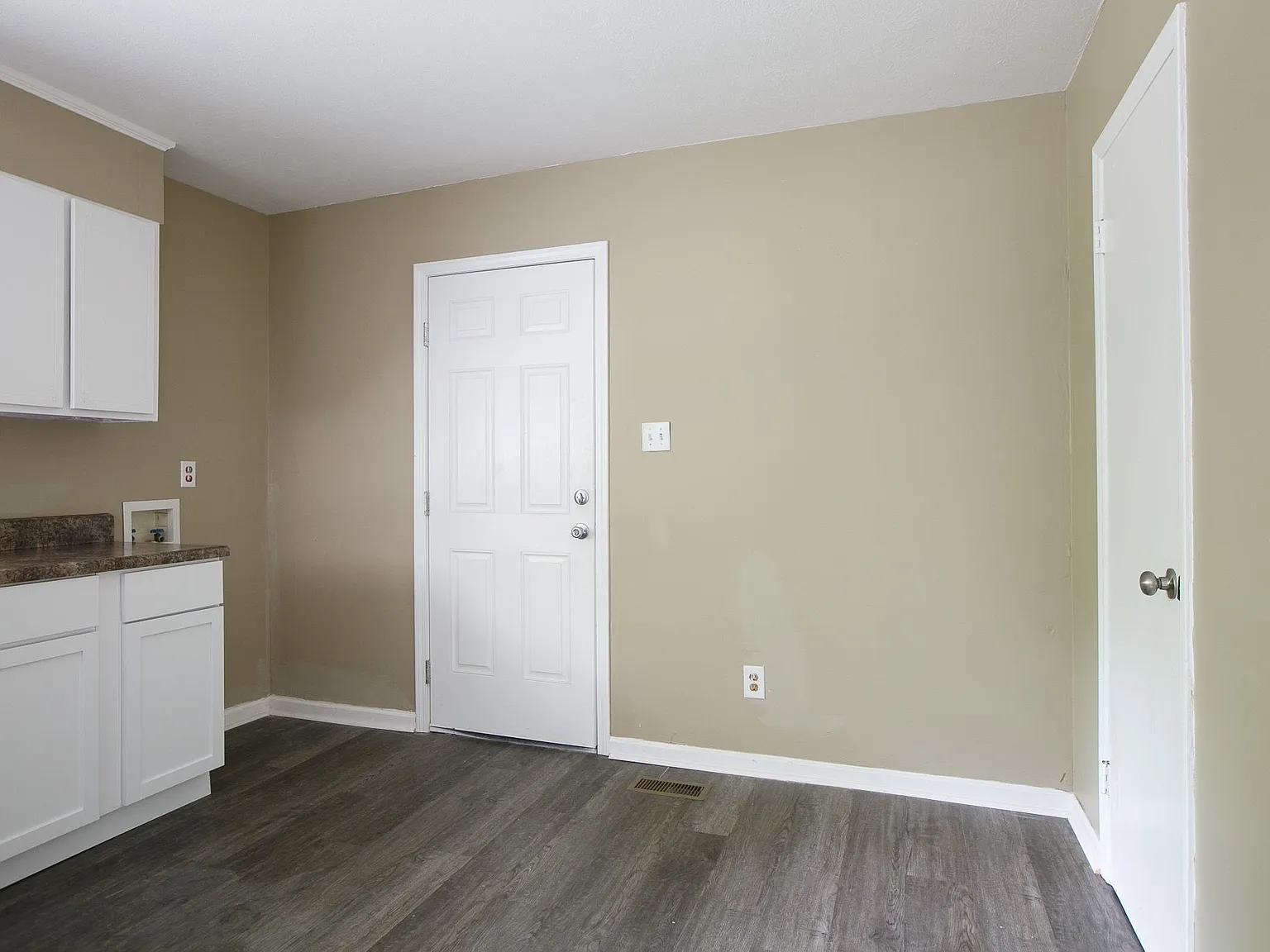 912 Spellman Drive - 1 — Photo 2