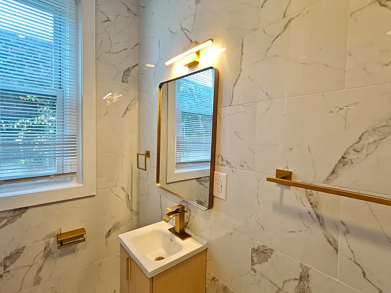 6142 Locust St #B — Photo 7