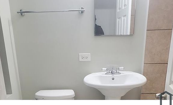 4th image of 7548 S Saginaw Ave