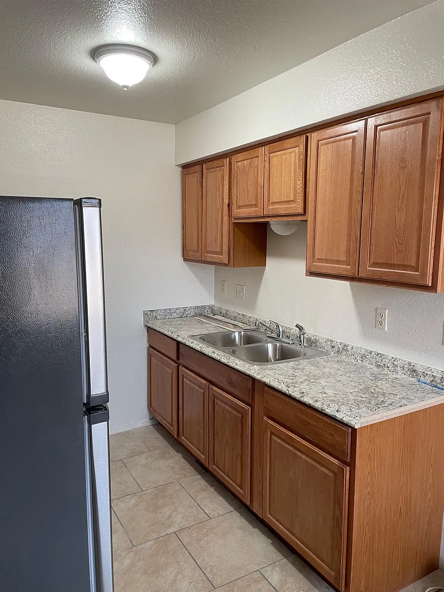 Building Photo - 3401 Lafayette Dr NE #A