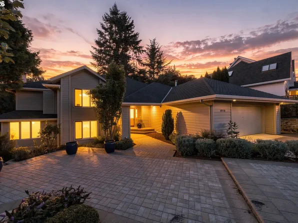 1912 Sunburst Ter, West Linn, OR 97068