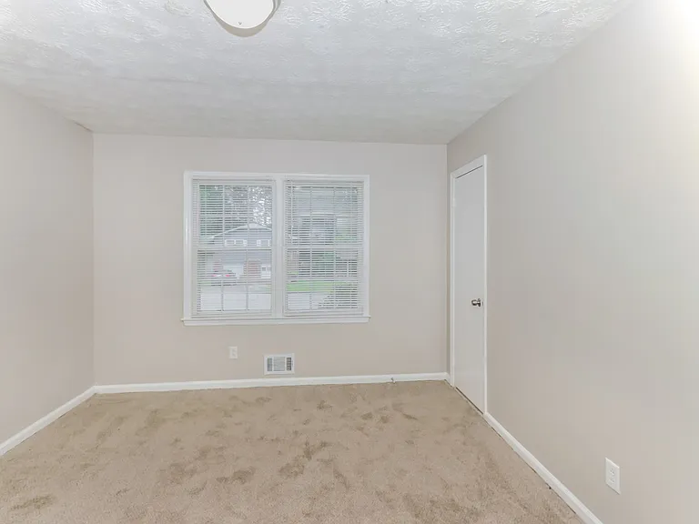 5645 Morning Creek Cir — Photo 24