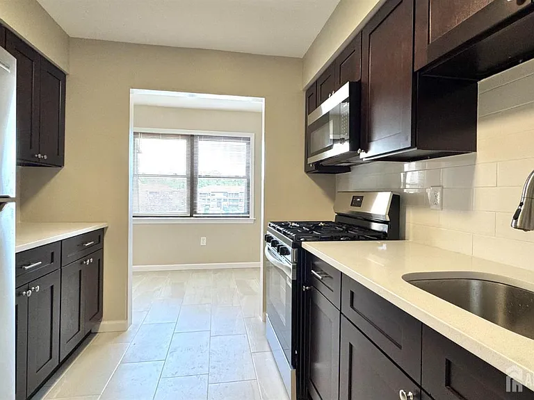 1511 Raspberry Ct — Photo 6