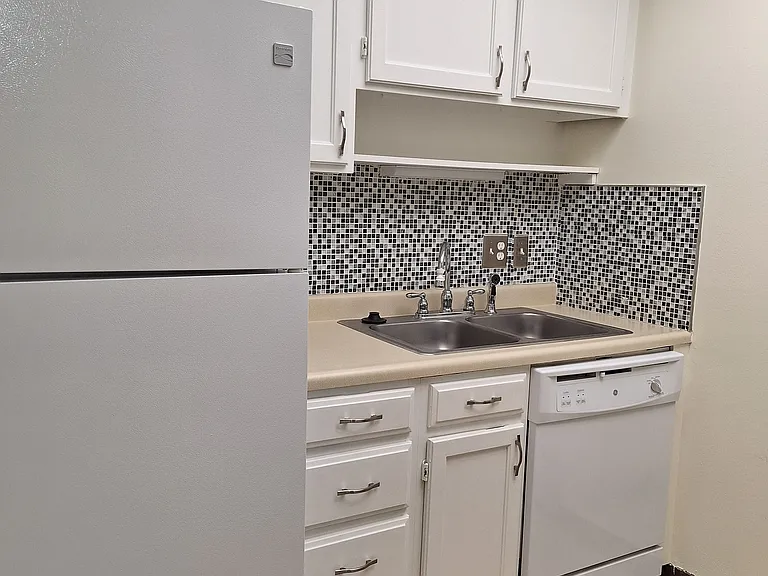 Woodstone Apartments — Photo 8
