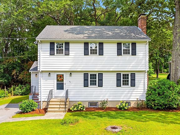 3rd image of 32 Dividence Rd