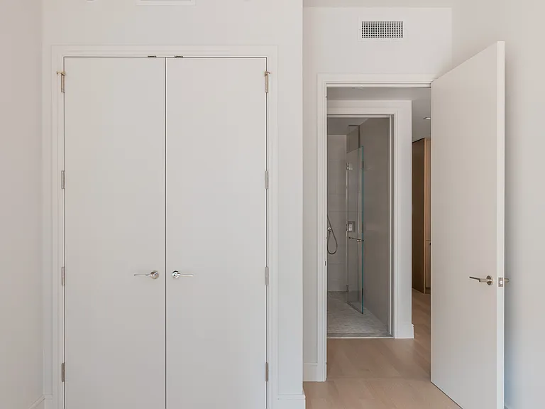 201 E 23rd St #3C — Photo 10
