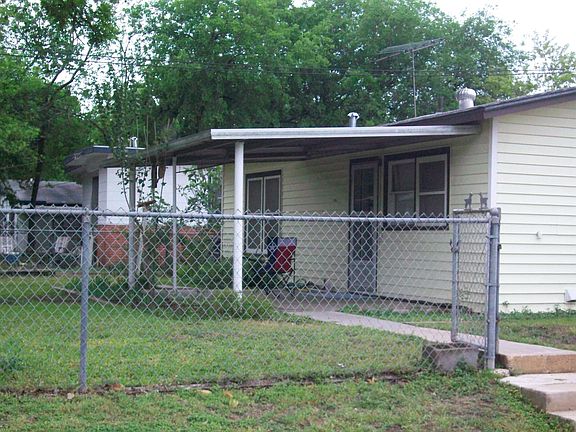 3rd image of 3002 Tucker Dr