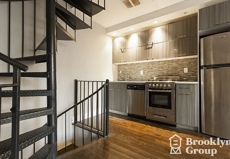66 Pulaski St #2 — Photo 3