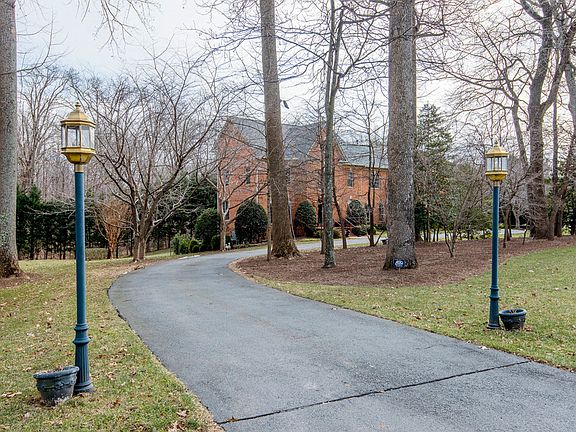 FRONT DRIVEWAY