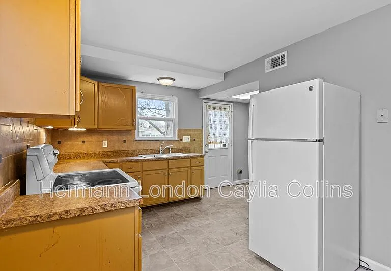 2265 Grants Pkwy — Photo 7