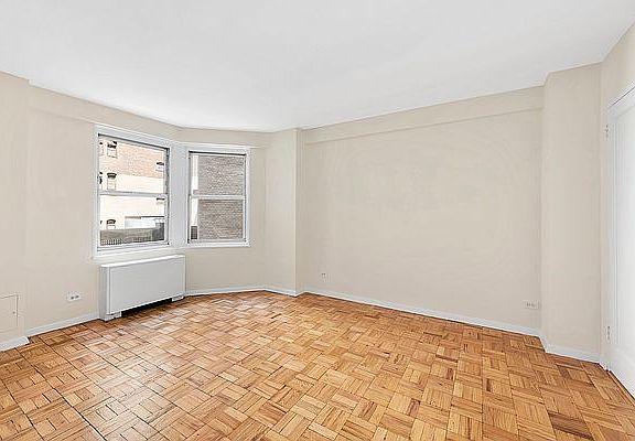 4th image of 69 5th Ave APT 4L