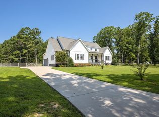 1624 Porter Rd, Burns, TN 37029