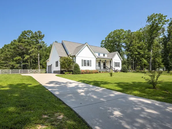 1624 Porter Rd, Burns, TN 37029