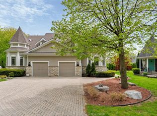 233 Crystal Bay Dr, Amherstburg, ON N9V 4A6