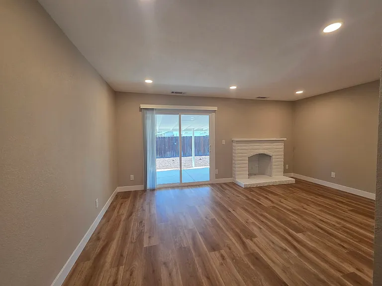 1337 Cottonwood Dr — Photo 1