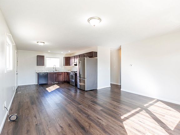 3rd image of 1239 Browne Ln