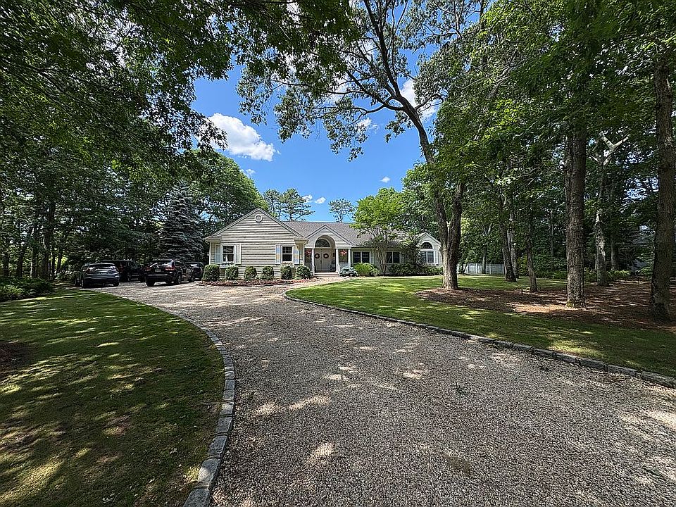 1st image of 3 Old Fields Ln