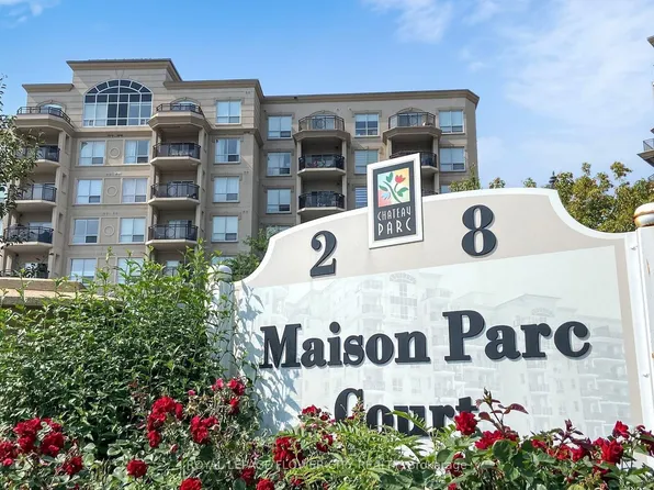 8 Maison Parc Ct, Vaughan, ON