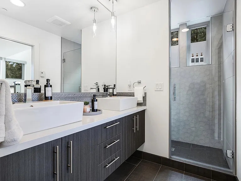 1706 Alki Ave SW #C — Photo 10
