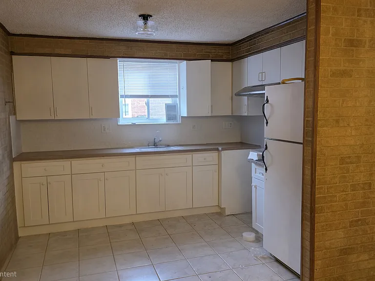 2319 Benson St #2 — Photo 13