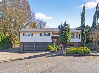 820 NE 168th Pl, Portland, OR