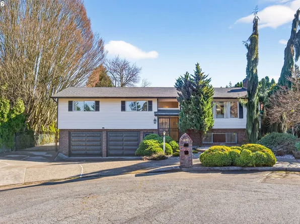 820 NE 168th Pl, Portland, OR 97230