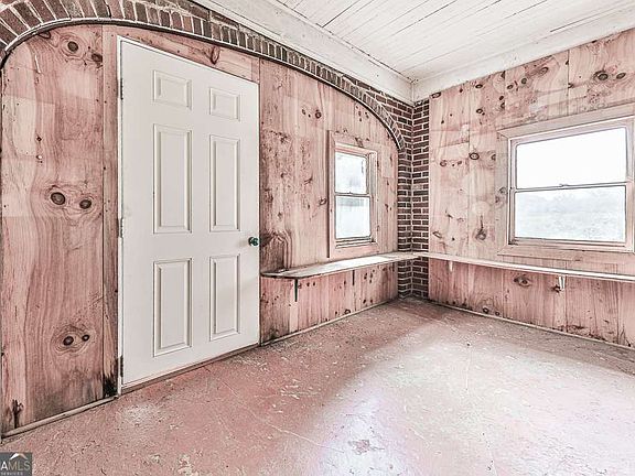 2nd image of 514 Ball Ground Rd