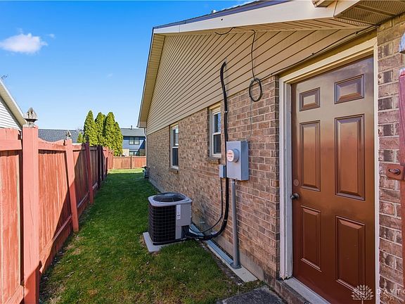 4th image of 8858 Deer Hollow Dr