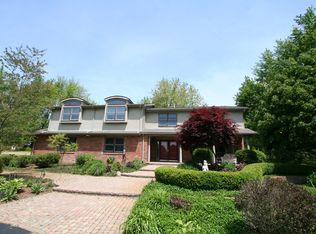 6300 Lodimeadow Dr, Saline, MI 48176