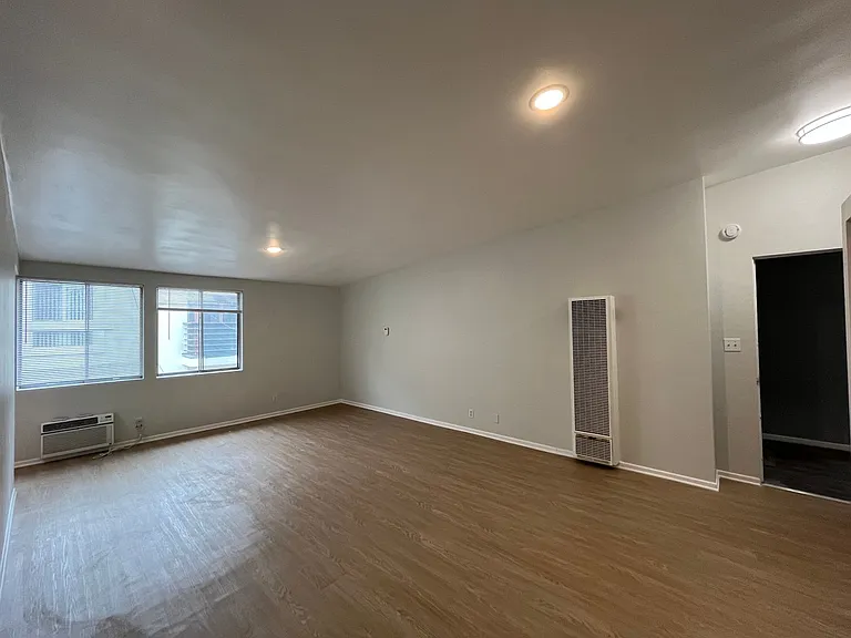 1253 Havenhurst Drive — Photo 28