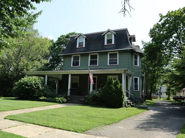 208 Linden Ave #C, Riverton, NJ 08077