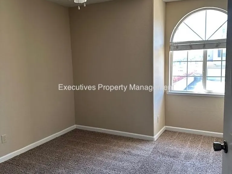 1103 Acapulco Ct — Photo 22