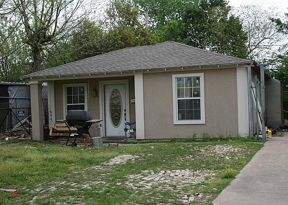 2nd image of 1312 Thomas Ave