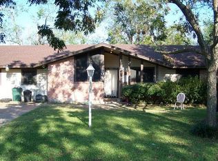 208 Timber Ln, Highlands, TX 77562