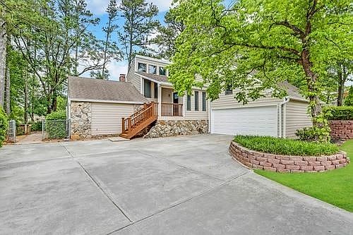 1st image of 2099 Shadow Woods Pl NE