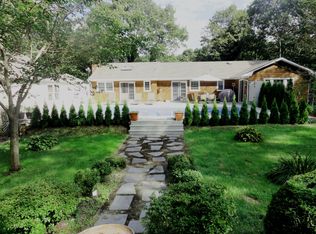 170 Roses Grove Rd, Southampton, NY 11968