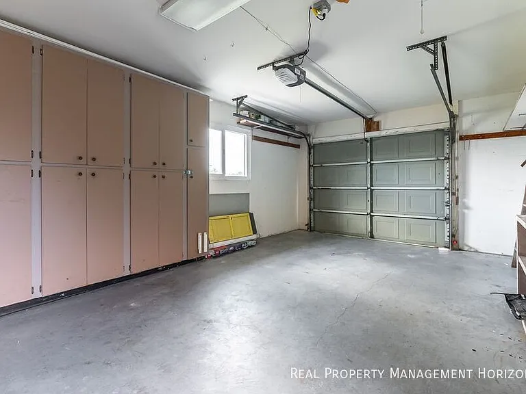 535 Oxford Dr — Photo 21