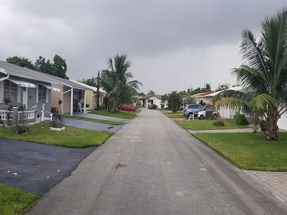 4th image of 4402 NW 47th St
